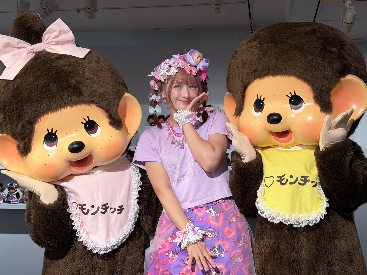 松屋銀座8階イベントスクエア「モンチッチ展」会場より原宿系動画クリエイター・しなこ