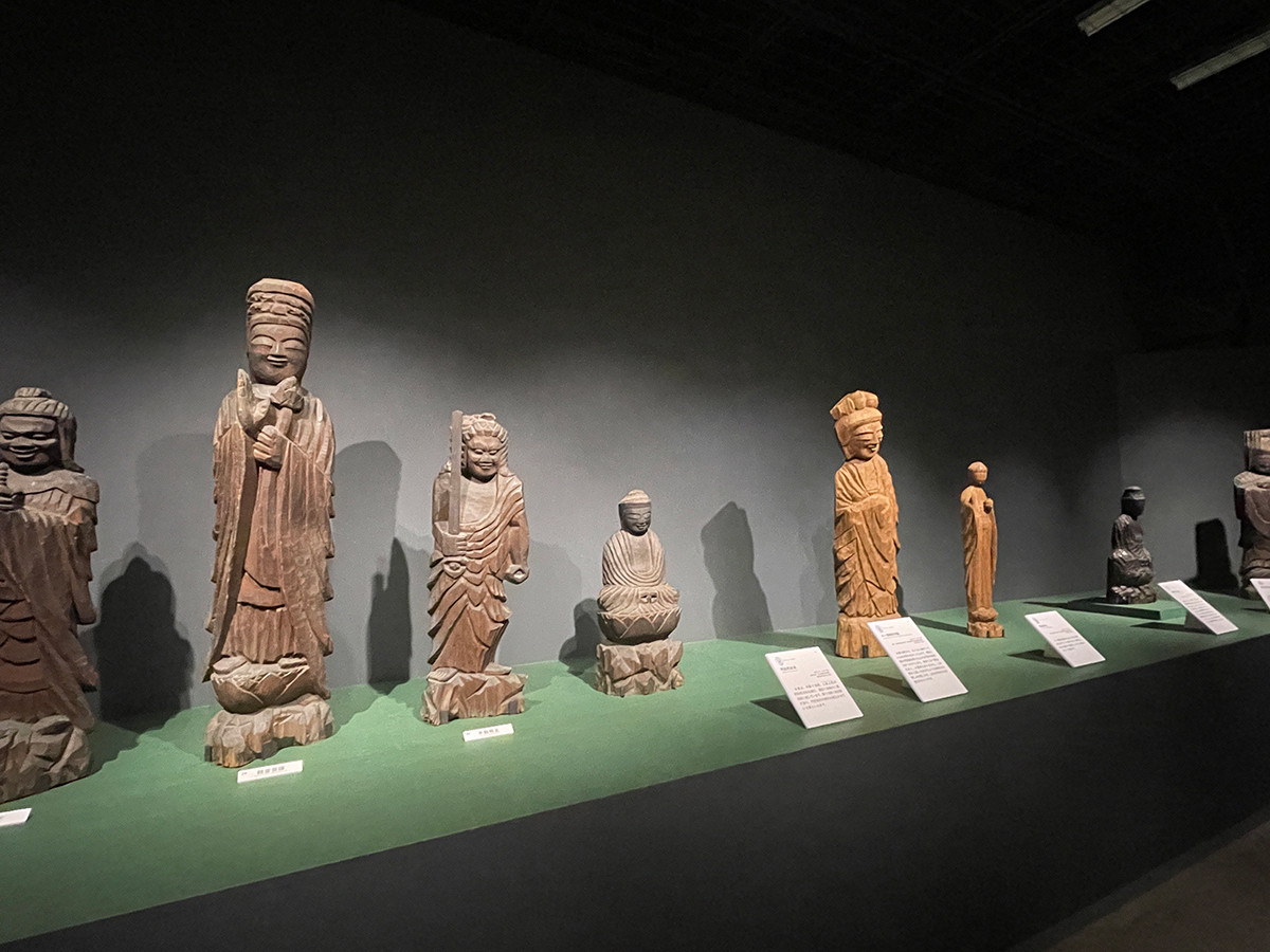 美術館「えき」KYOTO「円空展 330年の祈り」会場