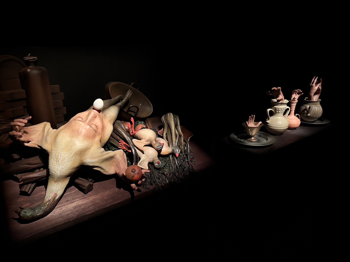 国立新美術館　企画展示室1E「時代のプリズム：日本で生まれた美術表現 1989-2010」会場