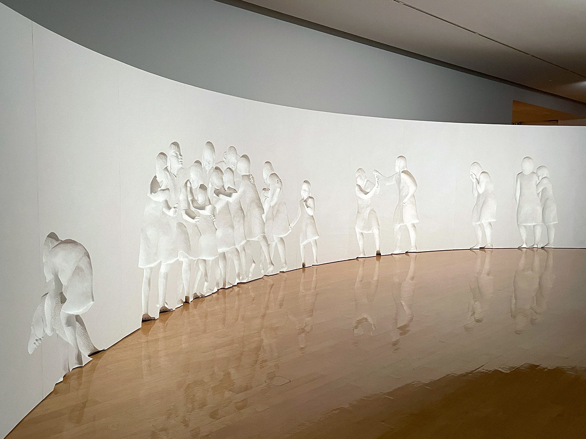 兵庫県立美術館「中谷ミチコ　影、魚をねかしつける」会場