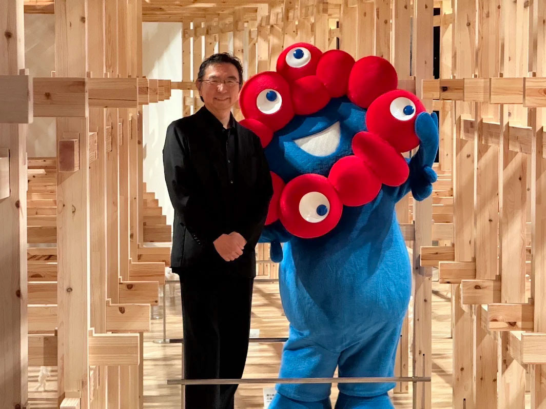 森美術館「藤本壮介の建築：原初・未来・森」藤本壮介とミャクミャク