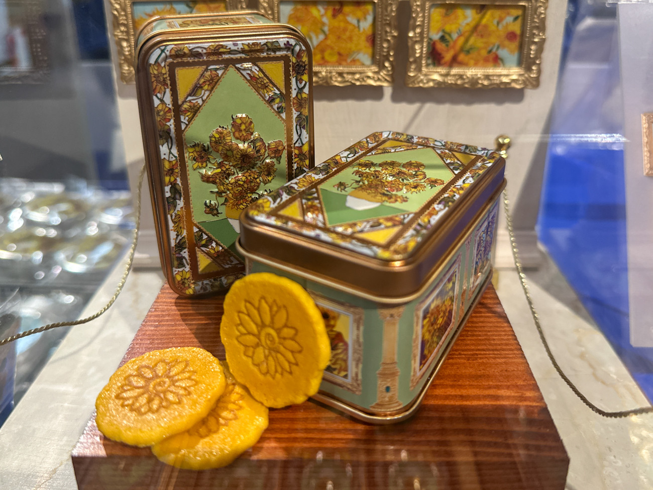 青山デカーボ ひまわり缶