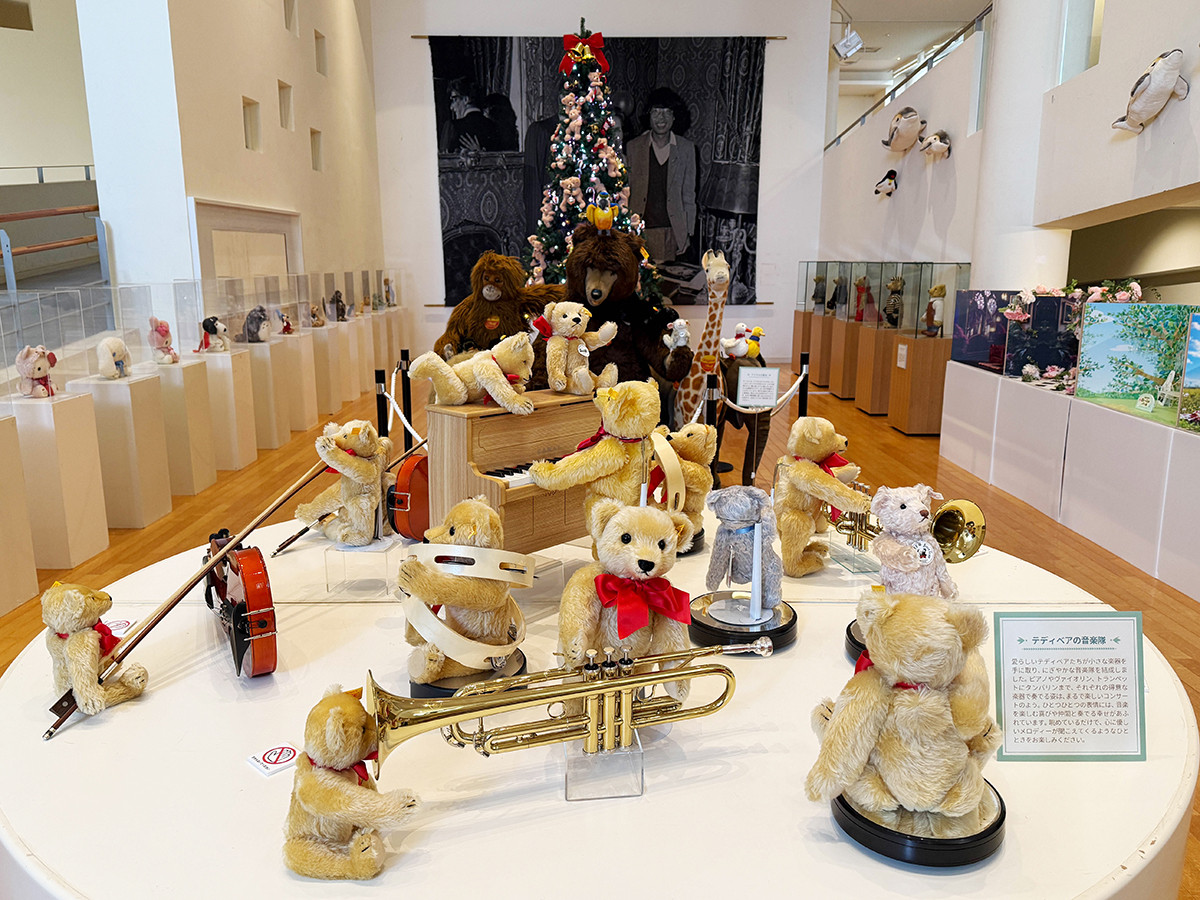 世界の民俗人形博物館「しあわせのぬいぐるみパーク展」会場より 会場風景