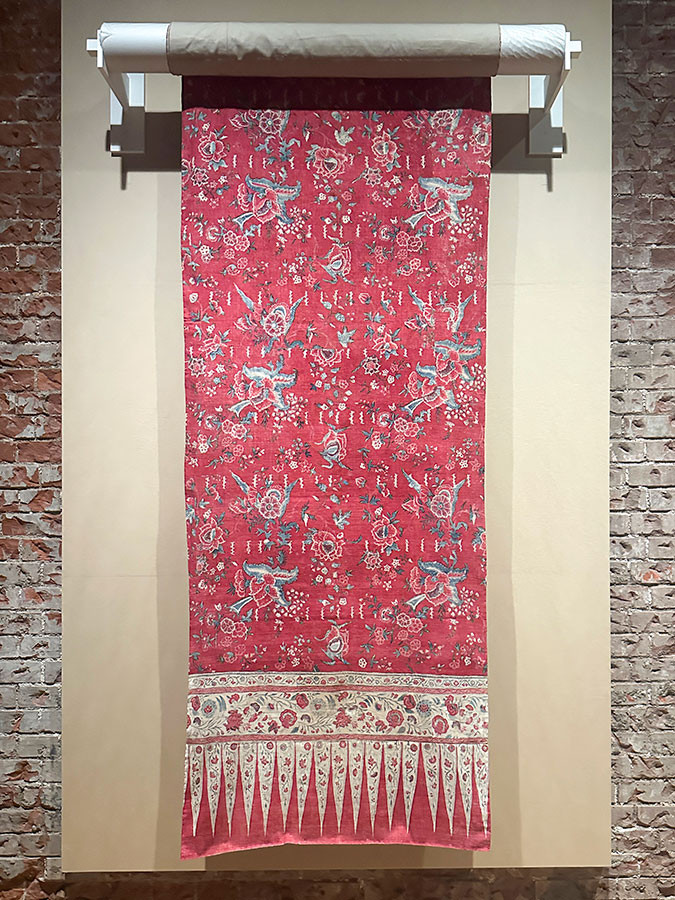 更紗の壮大な歴史をたどる「カルン・タカール・コレクション インド更紗 世界をめぐる物語」(レポート)