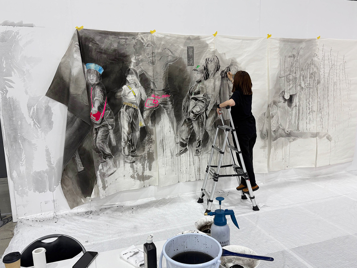 マリンメッセ福岡B館「ART FAIR ASIA FUKUOKA 2025」会場