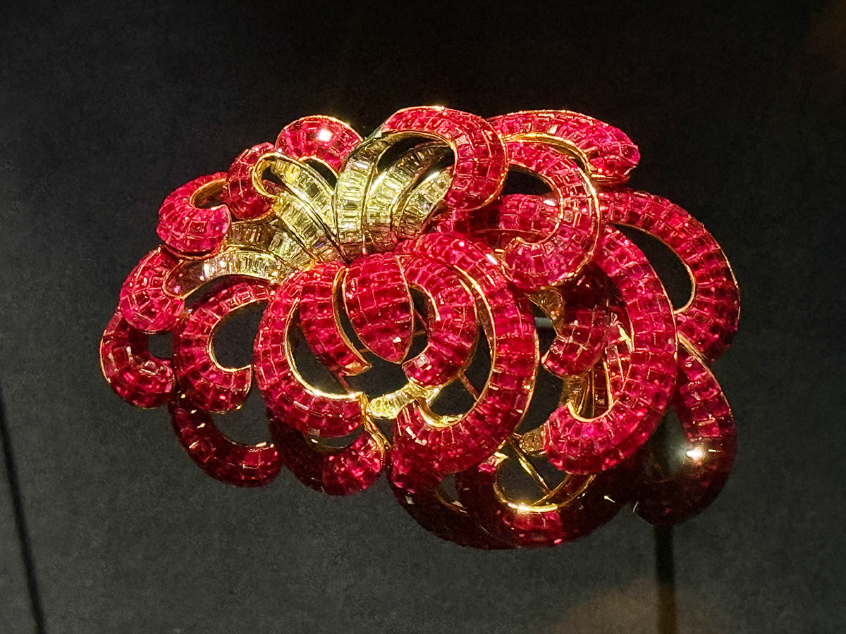 匠の技が生む輝き ― 「永遠なる瞬間　ヴァン クリーフ&アーペル」（レポート）