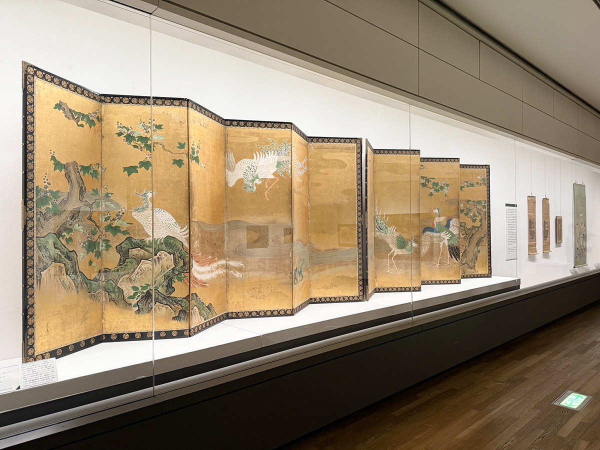 東京藝術大学大学美術館「藝大コレクション展2025 名品リミックス！」会場