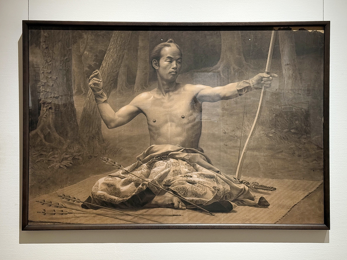 東京藝術大学大学美術館「藝大コレクション展2025 名品リミックス！」会場より　中丸精十郎《弓手》明治時代・19世紀