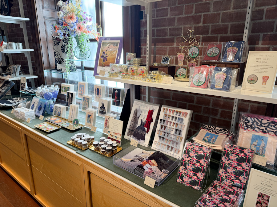 オフィシャルショップ