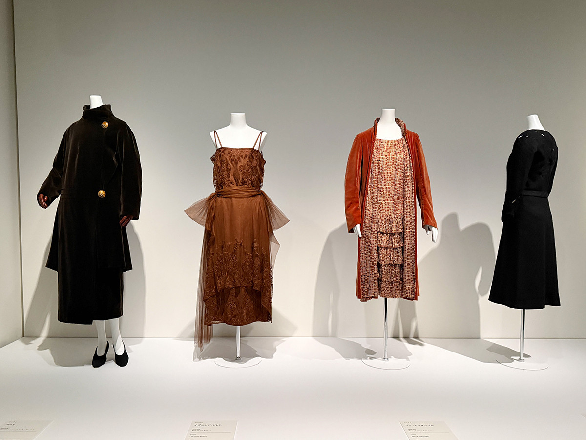 三菱一号館美術館「アール・デコとモード」会場より 第3章「オートクチュール全盛期の女性クチュリエたち」 ガブリエル・シャネル