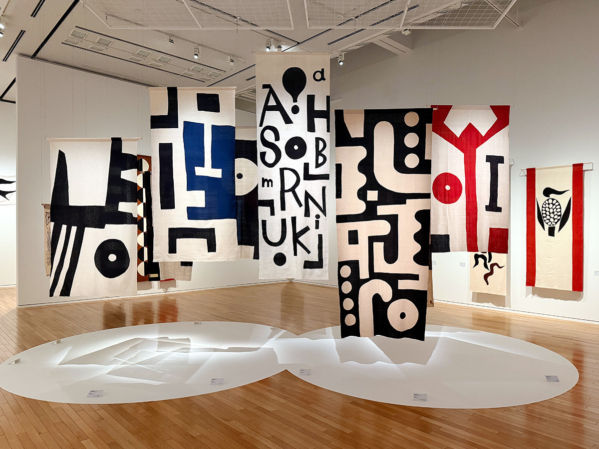 101年の人生を染めた色 ― 「柚木沙弥郎 永遠のいま」（レポート）