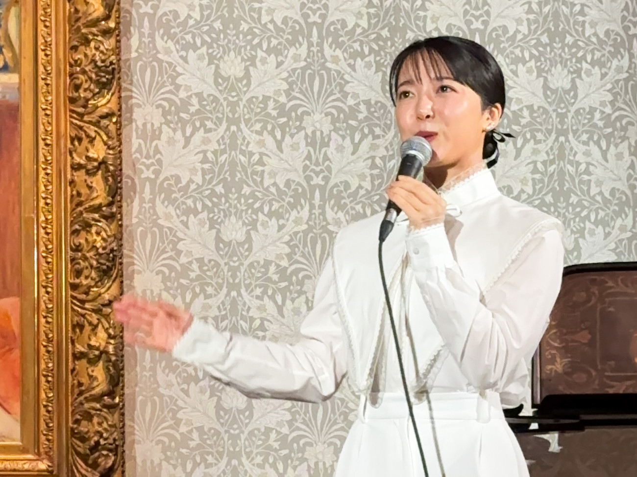 国立西洋美術館「オルセー美術館所蔵　印象派―室内をめぐる物語」会場より 上白石萌音さん