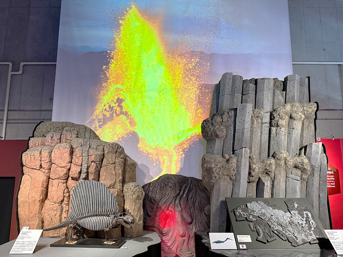 国立科学博物館「大絶滅展-生命史のビッグファイブ」会場より 第3章「P-T境界 史上最大の絶滅 約2億5,200万年前」