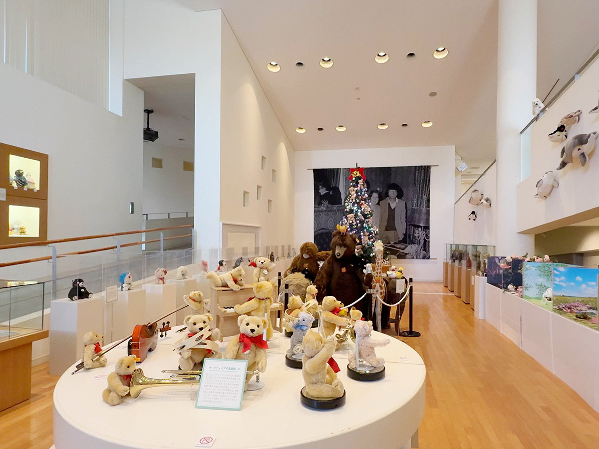 小池千枝コレクション 世界の民俗人形博物館「しあわせのぬいぐるみパーク展」会場