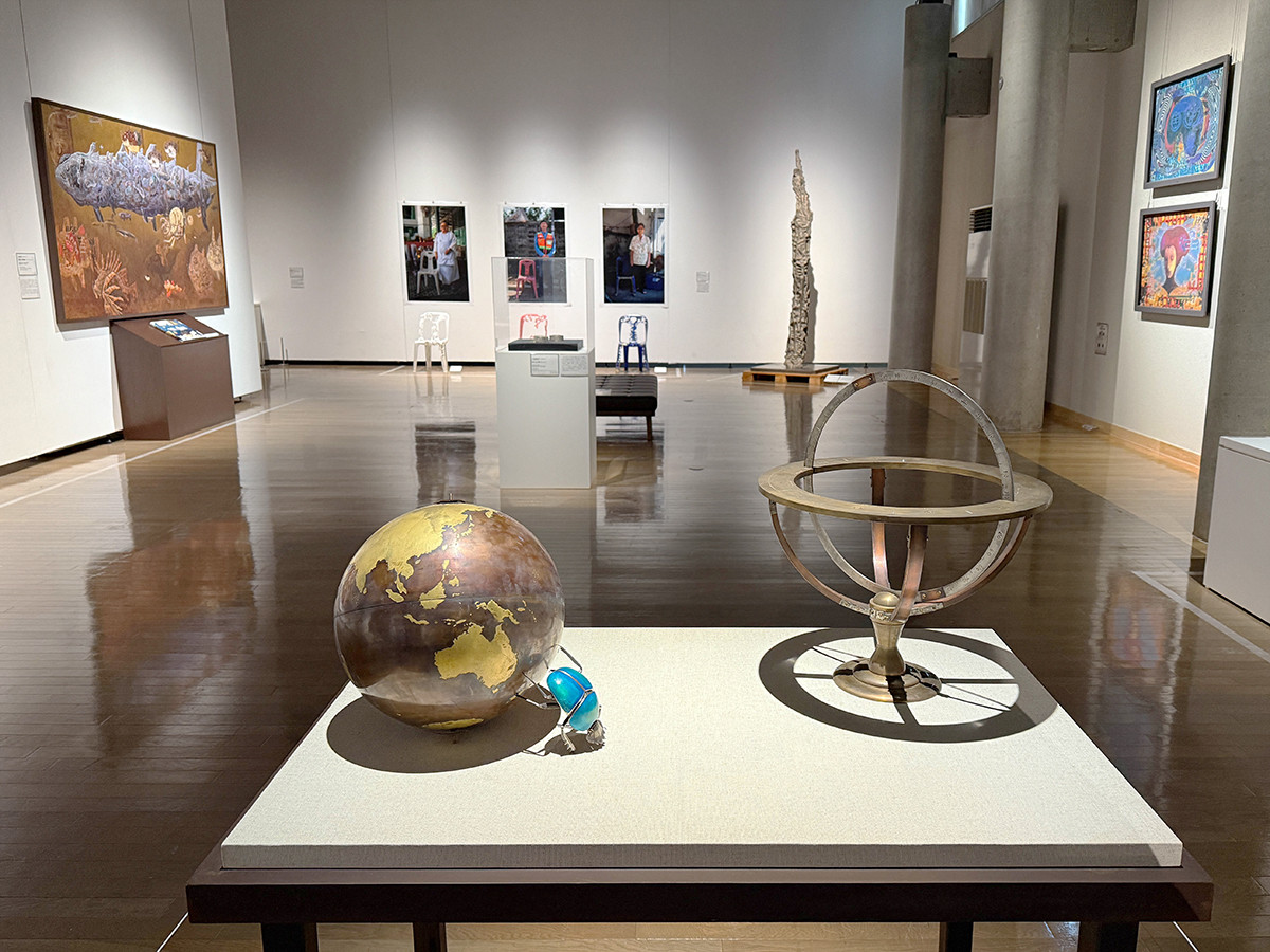 東京藝術大学大学美術館取手館「藝大取手コレクション展 2025」会場より　第2章「卒業・修了制作：学びの集大成」