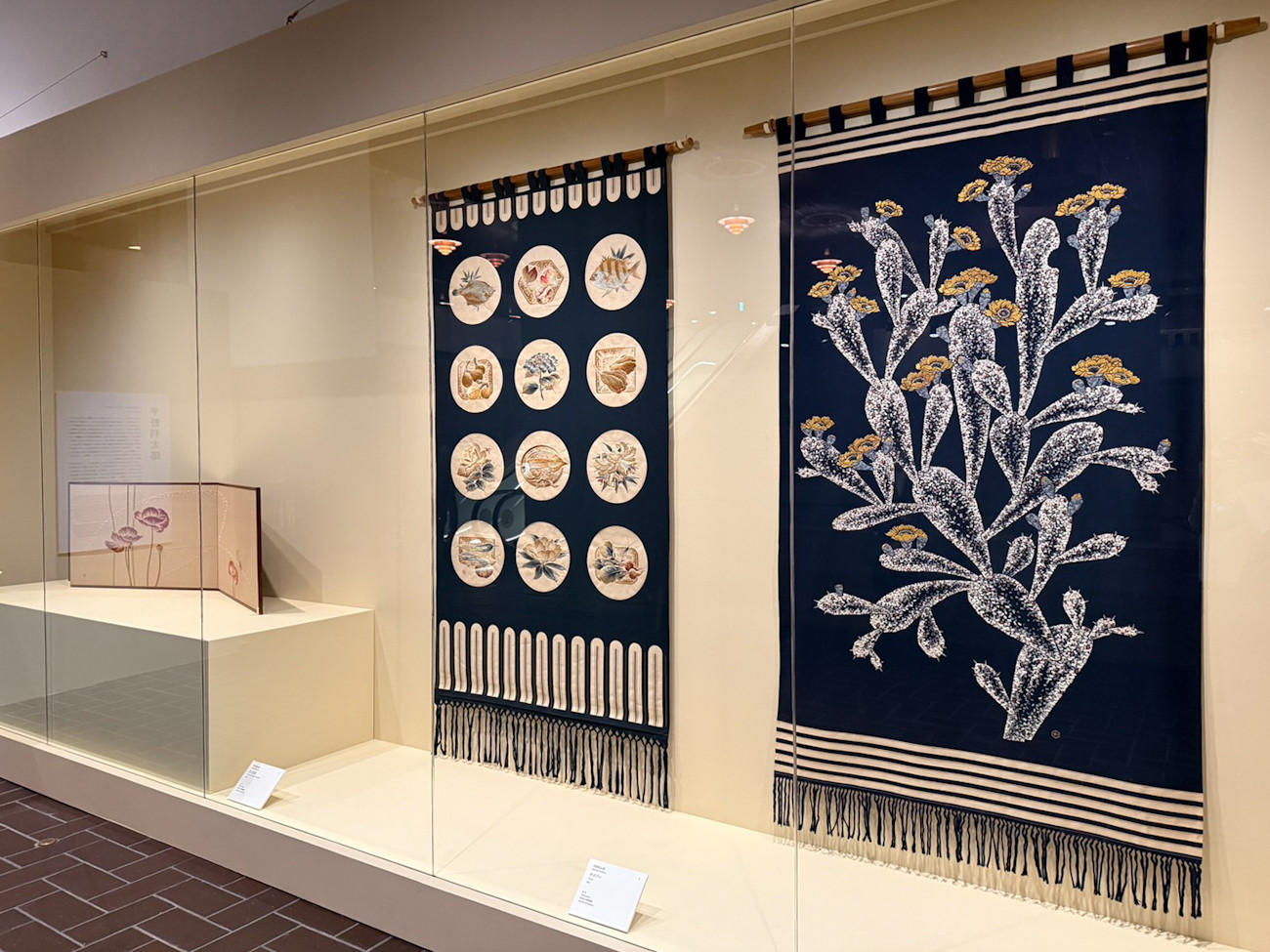 東京都美術館「上野アーティストプロジェクト2025 刺繍―針がすくいだす世界」会場