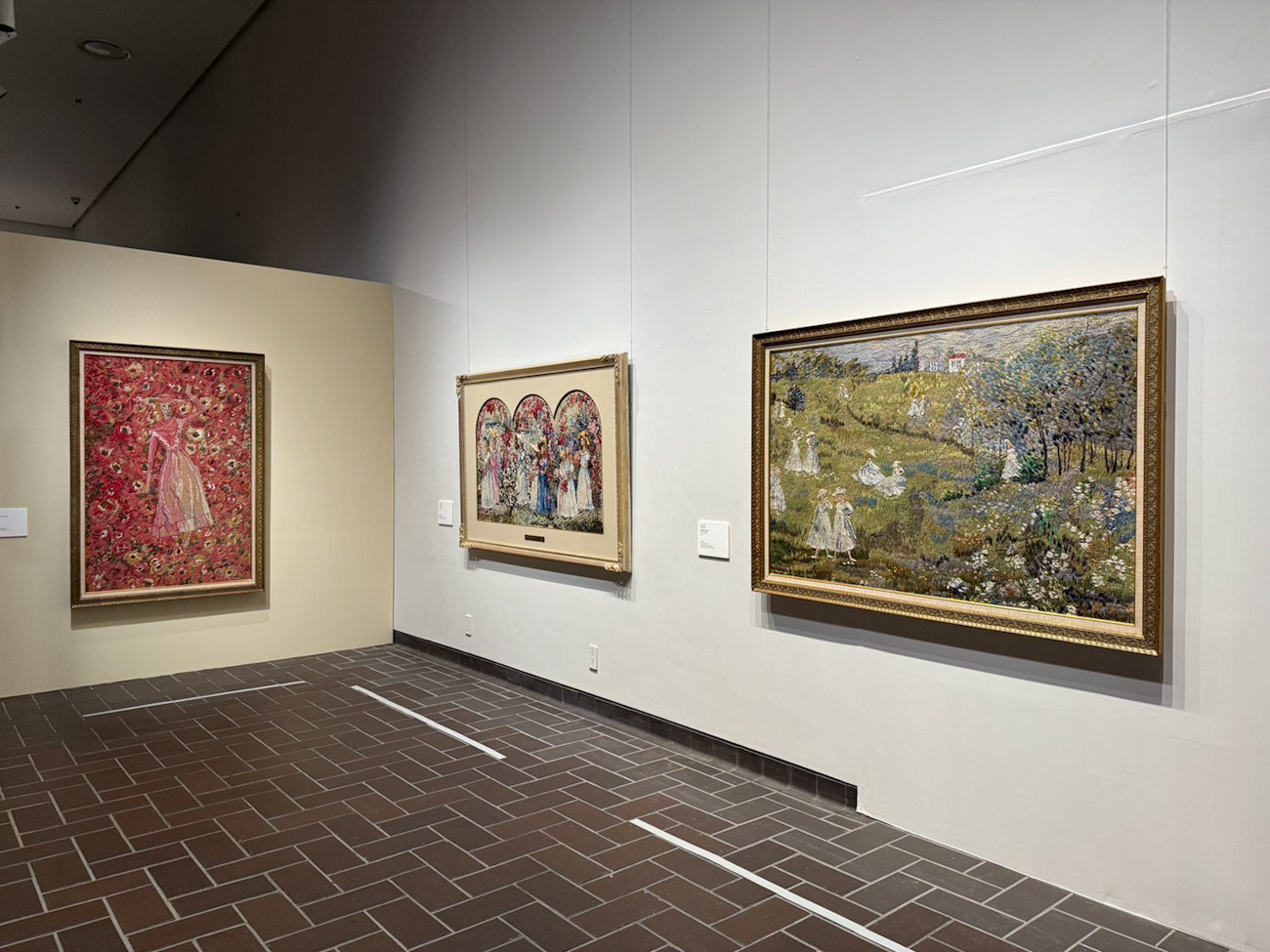 東京都美術館「上野アーティストプロジェクト2025 刺繍―針がすくいだす世界」会場