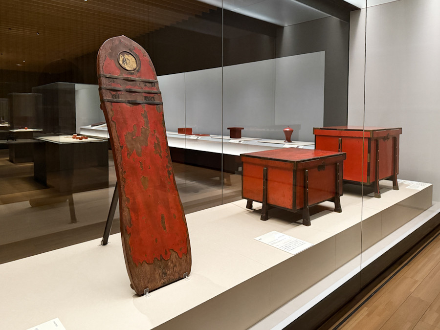 サントリー美術館「NEGORO 根来 — 赤と黒のうるし」会場