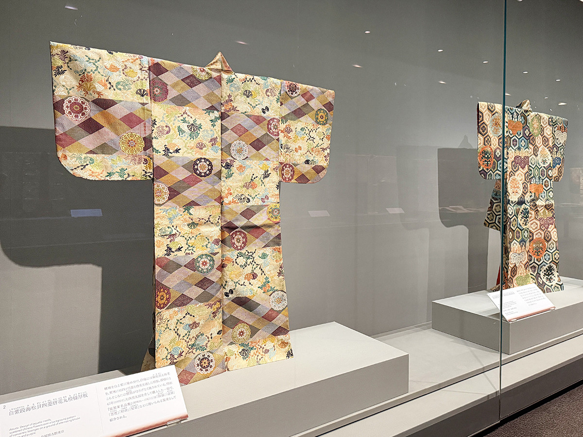 泉屋博古館東京「もてなす美 ― 能と茶のつどい」会場より　第1章　謡い、舞い、演じるために ― 住友コレクションの能装束