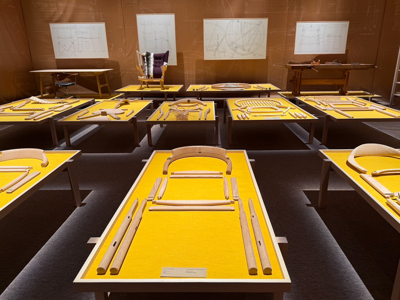 ヒカリエホール「織田コレクション ハンス・ウェグナー展 至高のクラフツマンシップ」会場