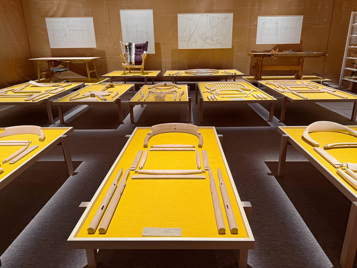 ヒカリエホール「ハンス・ウェグナー展」会場より　2章「クラフツマンシップ」