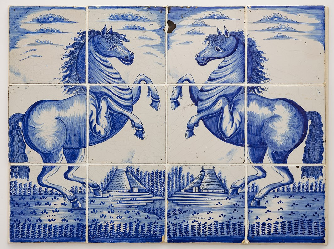 《藍彩動物文（馬）組タイル》
