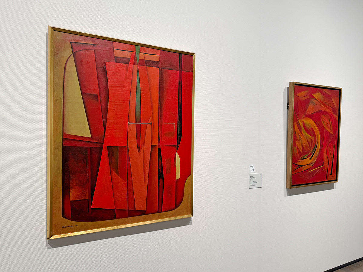 東京国立近代美術館「アンチ・アクション　彼女たち、それぞれの応答と挑戦」会場より　（左から）榎本和子《断面（1）》1951年　板橋区立美術館 ／ 榎本和子《停止からの出発》1952年　東京都現代美術館