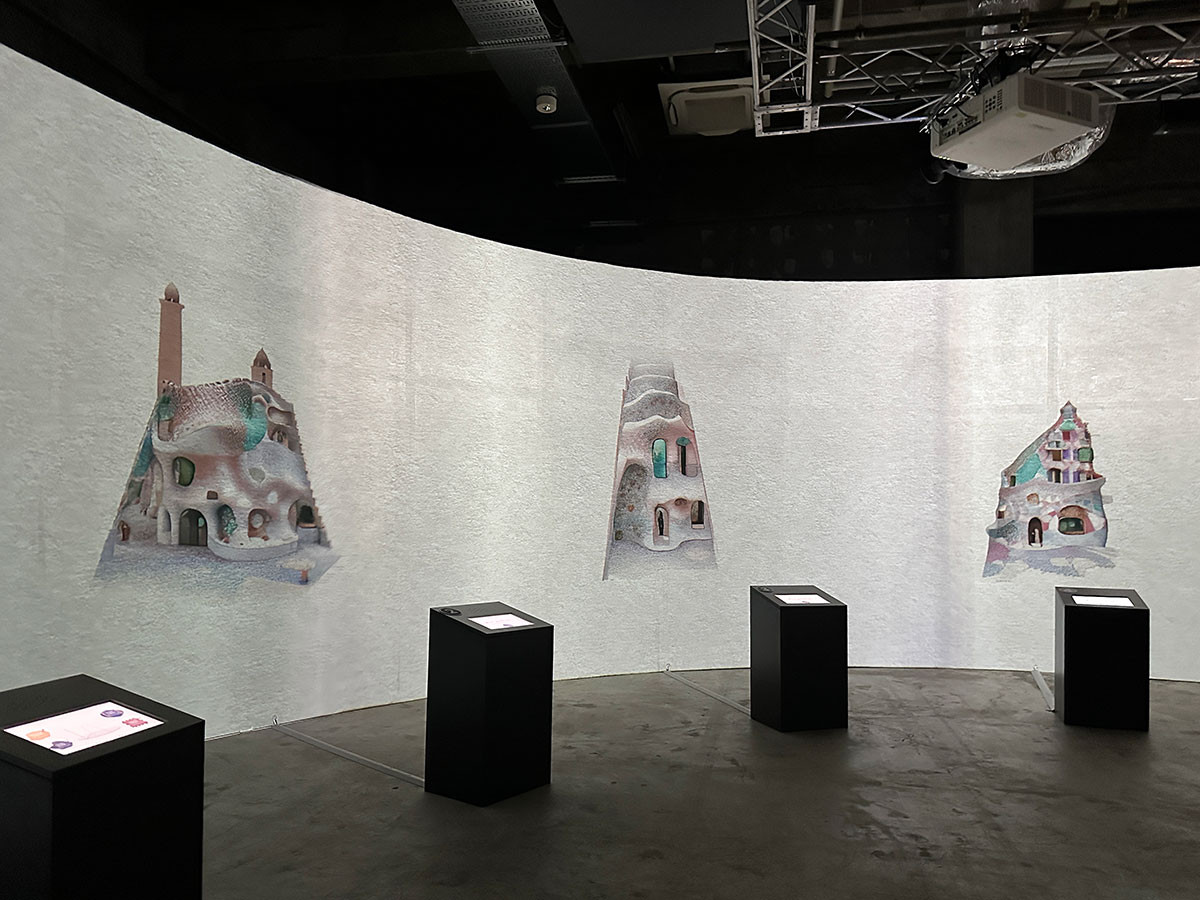 『ガウディ没後100年公式事業 NAKED meets ガウディ展』