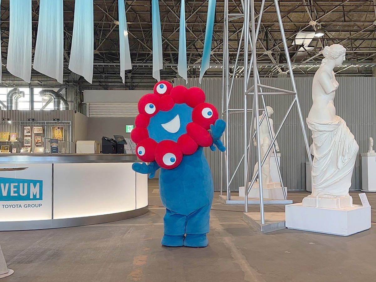 グラン・パレ ムラージュ工房 〜心奪われる名彫刻達 Coup de foudre ‒ひと目惚れ‒ 展　会場に姿をみせたミャクミャク