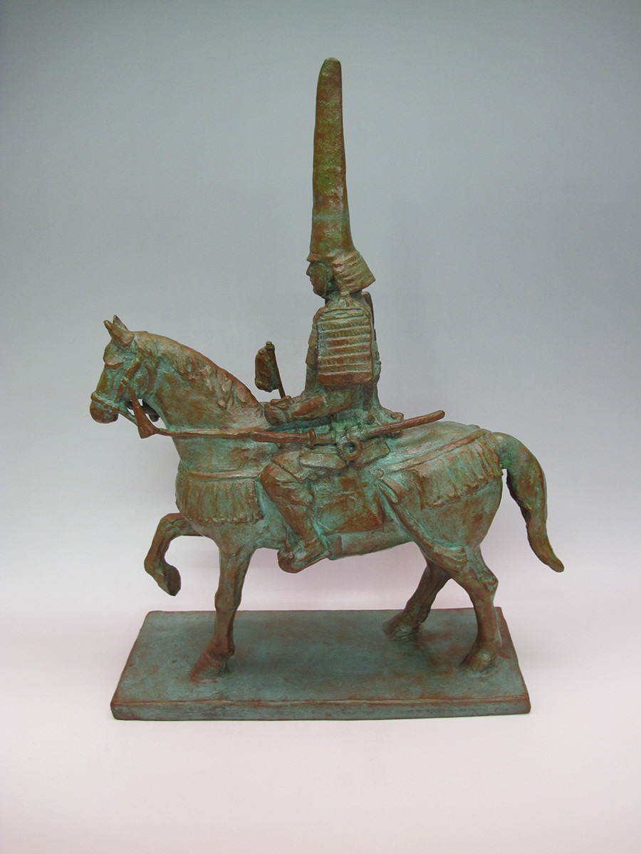 《鋳銅前田利長騎馬像》（高岡市立博物館）