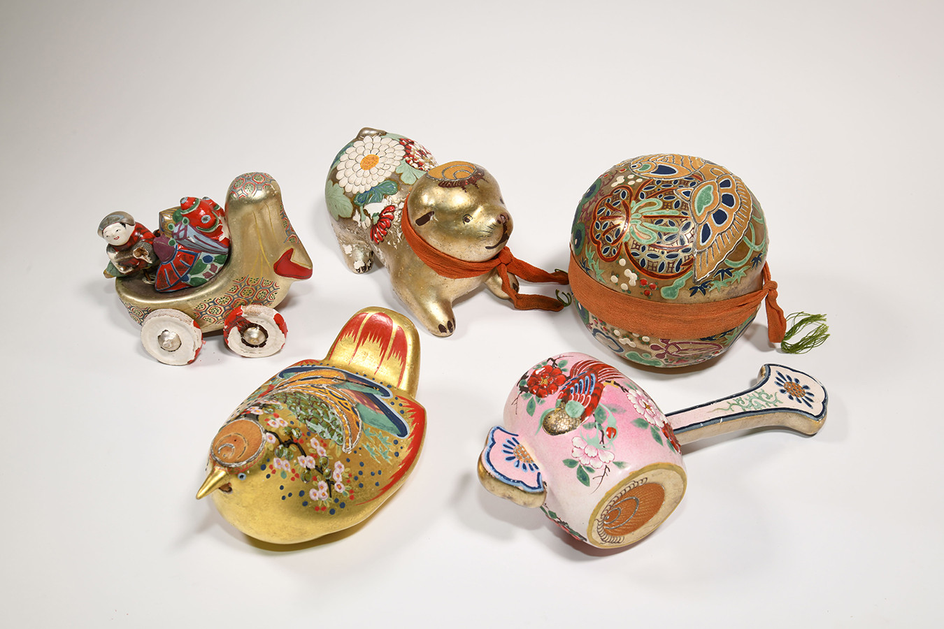 御三卿田安徳川家御用 亀之助(家達)玩具　妙了寺　※展示は鳥（前列左）・鞠（後列右）・槌（前列右）