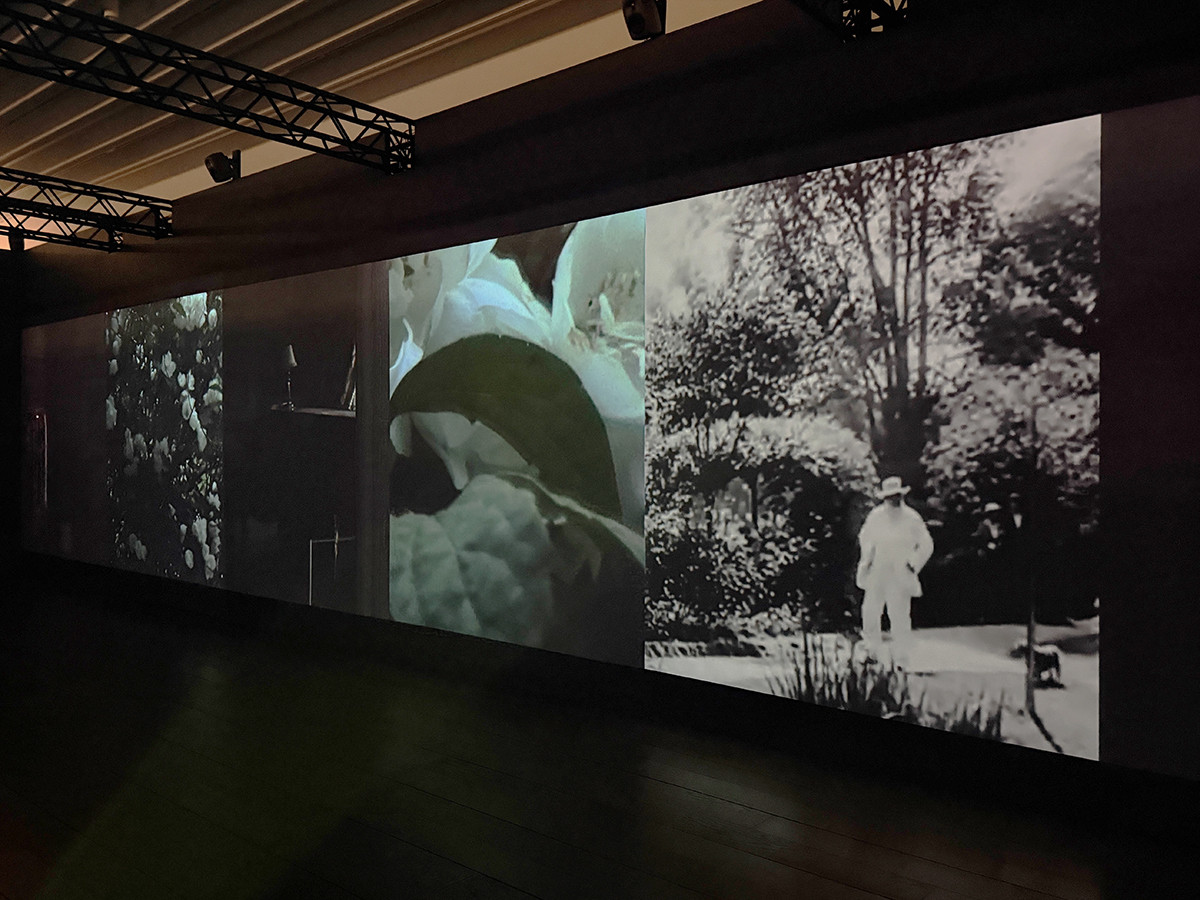 アーティゾン美術館「モネ没後100年　クロード・モネ ─ 風景への問いかけ」会場より　アンジュ・レッチア《(D’) après Monet（モネに倣って）》2020年