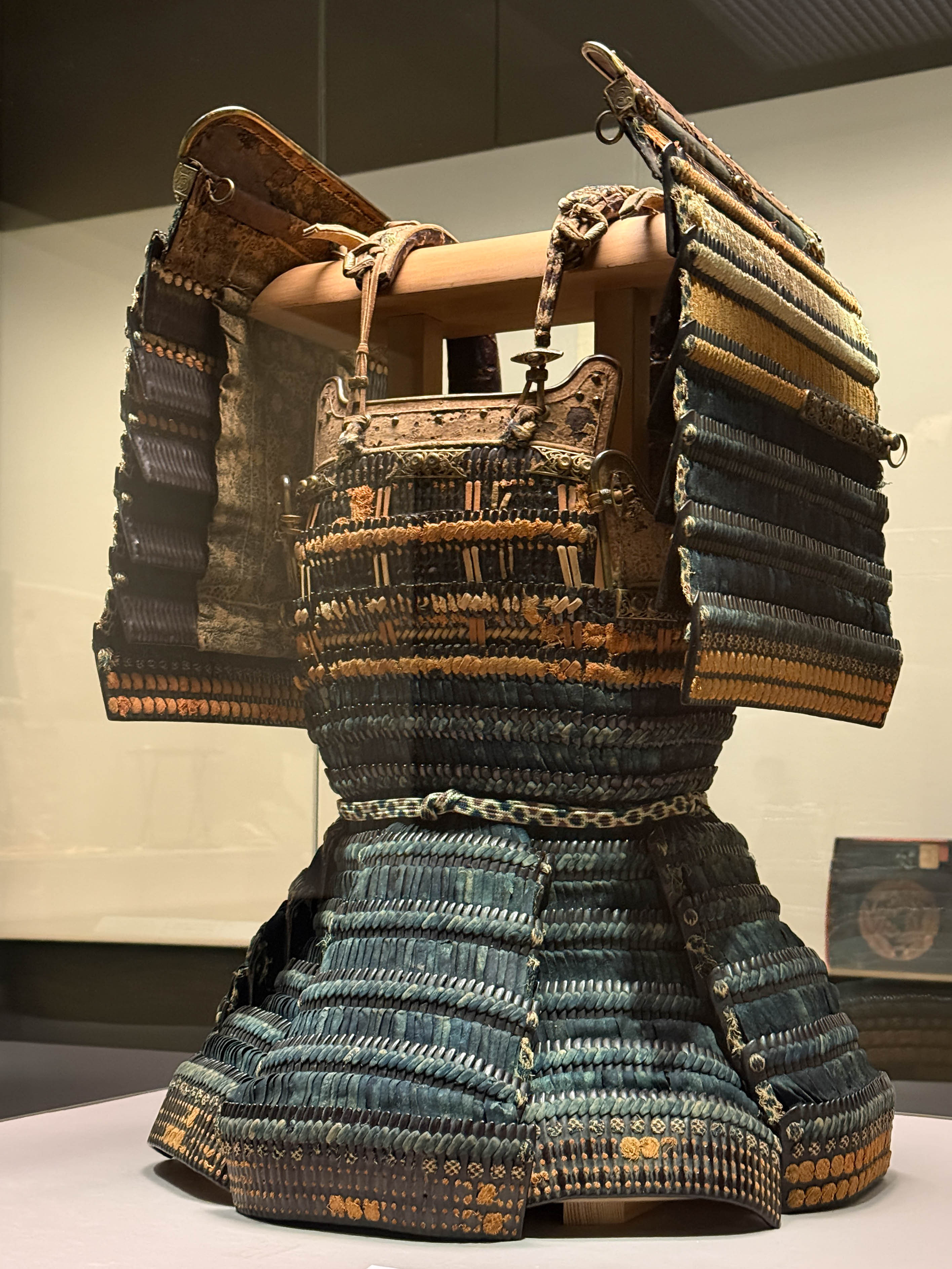 重要文化財《黒韋肩取威腹巻》室町時代　16世紀