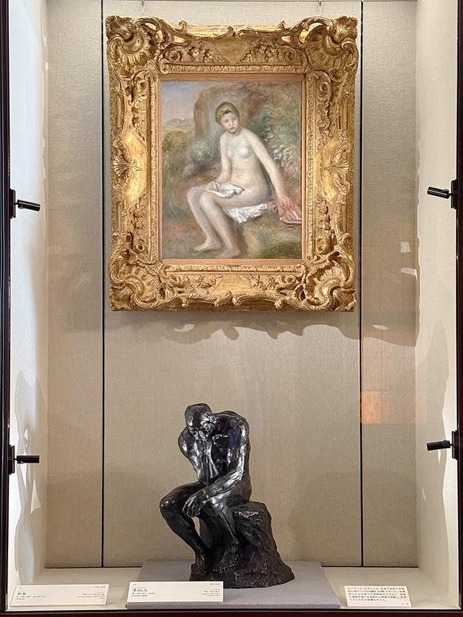アサヒグループ大山崎山荘美術館「河井寬次郎と濱田庄司」会場より　（左から）オーギュスト・ルノワール《浴女》1896年、オーギュスト・ロダン《考える人》1880年（原型）