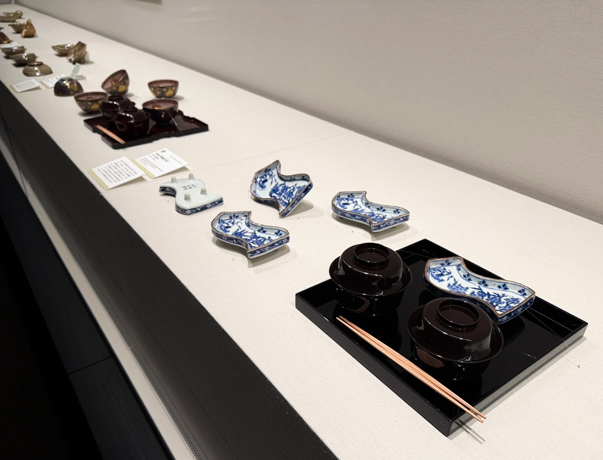 静嘉堂文庫美術館「美を味わう ― 懐石のうつわと茶の湯」会場