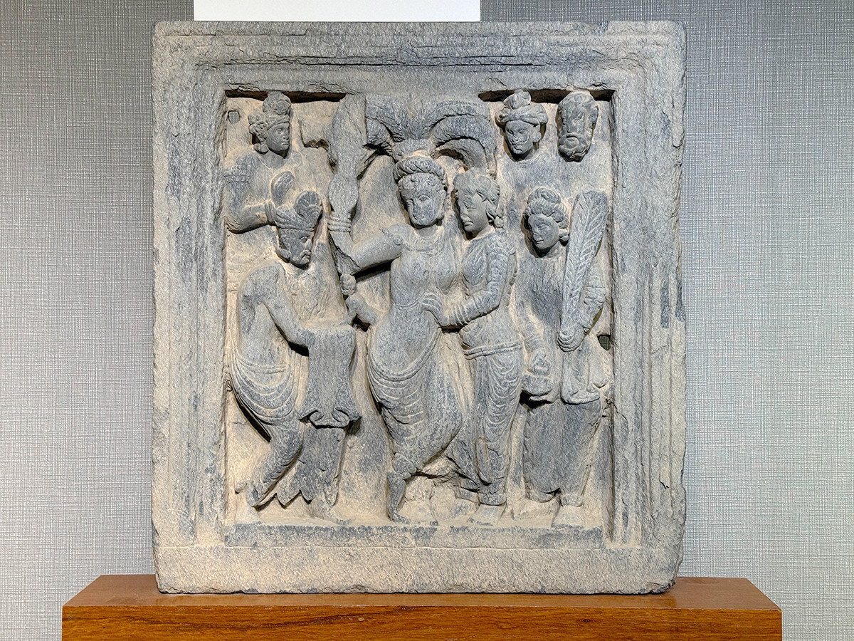 浜名梱包輸送 シルクロード・ミュージアム「超人としての仏陀」会場より　《釈迦牟尼の誕生》ガンダーラ　2～3世紀