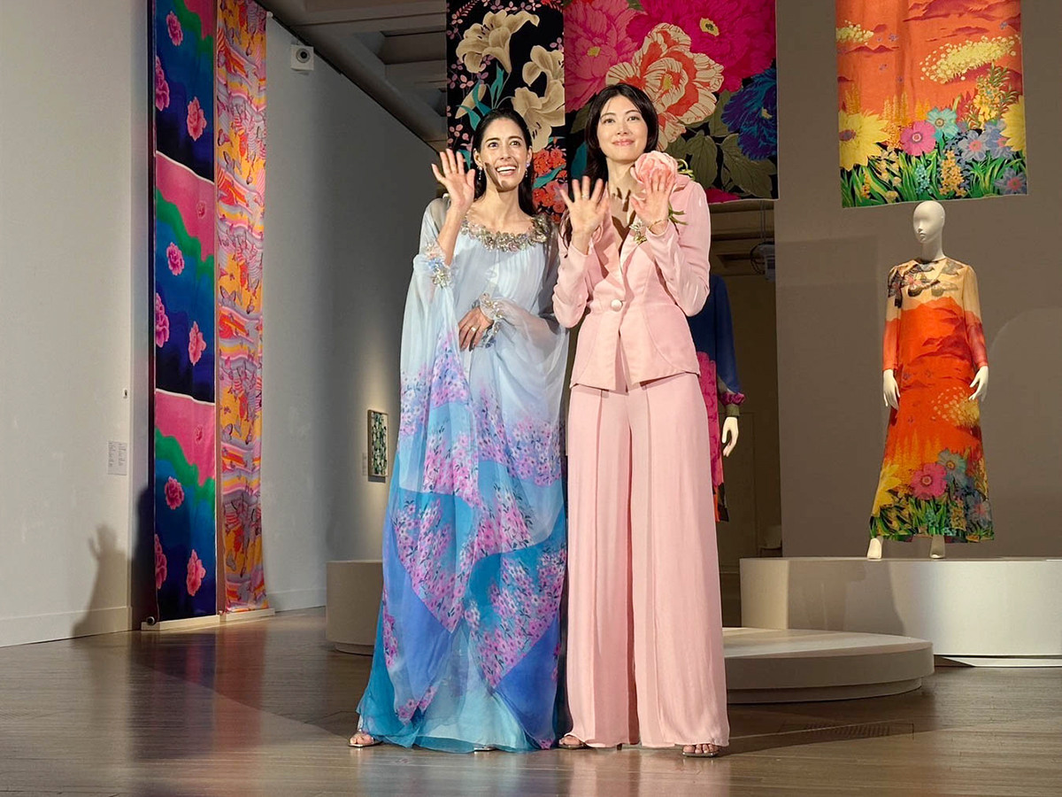 森泉さん(左)と、森星さん(右)