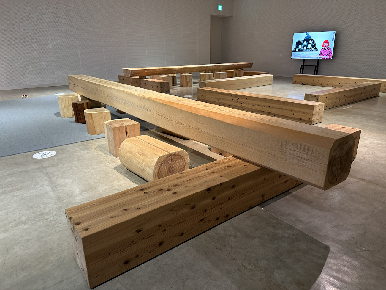 彫刻の森美術館 「丸太広場 キトキ」