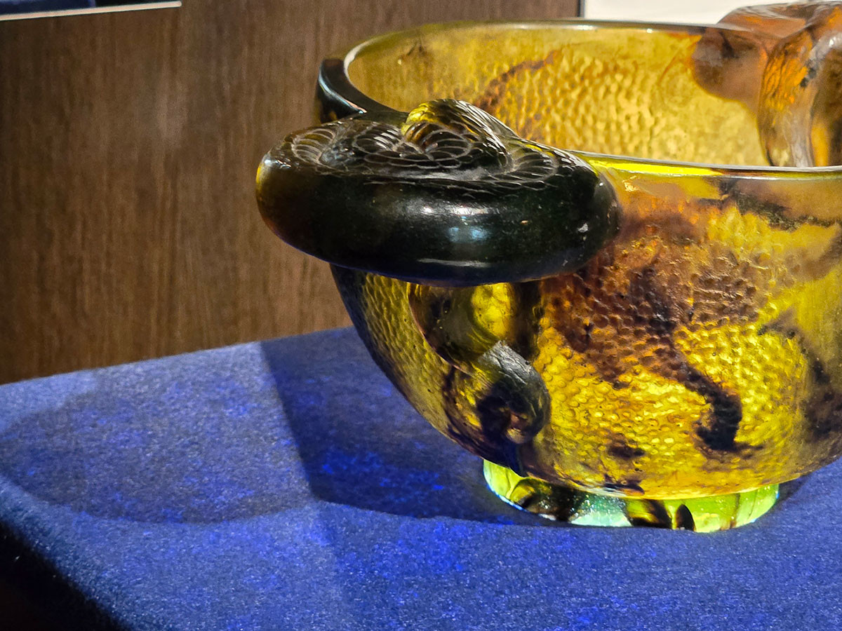 デコルシュモン　蛇双耳杯　1925　部分