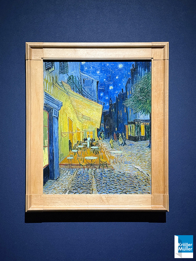 上野の森美術館「大ゴッホ展 夜のカフェテラス」会場より　フィンセント・ファン・ゴッホ《夜のカフェテラス（フォルム広場）》1888年9月16日頃　クレラー=ミュラー美術館　Ⓒ Collection Kröller-Müller Museum, Otterlo, the Netherlands.