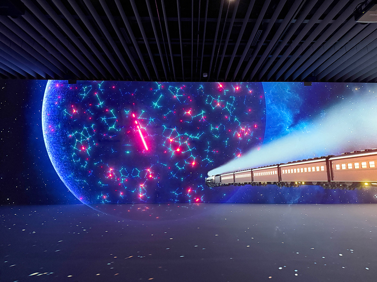 角川武蔵野ミュージアム「銀河鉄道999 THE GALAXY EXPERIENCE あの旅は、まだ続いている。」会場より　第1会場「イマーシブシアター」