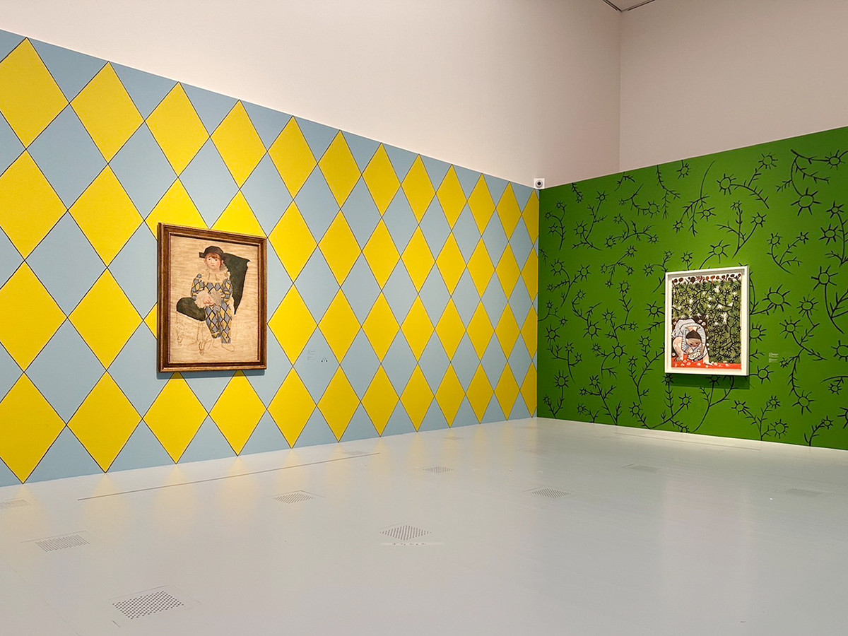 「ピカソ meets ポール・スミス　遊び心の冒険へ」国立新美術館　2026年　展示風景