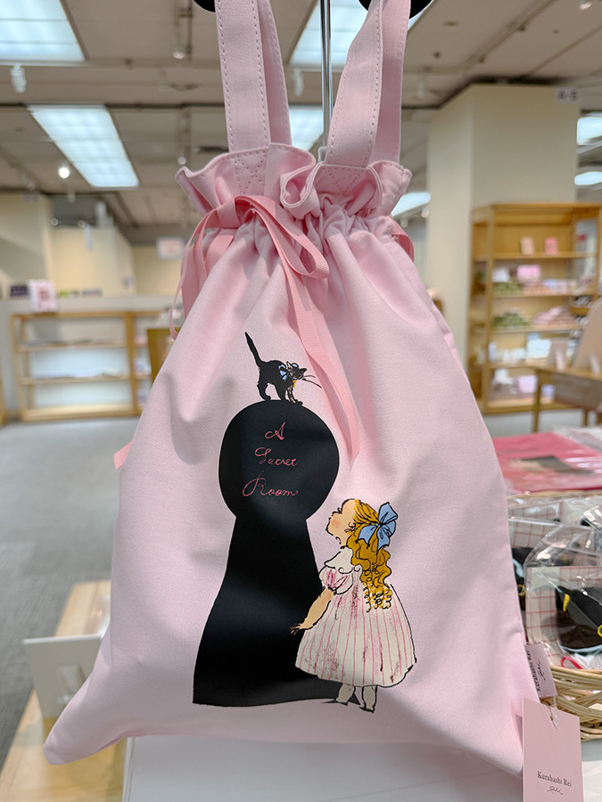 少女と猫のかわいい雑貨 ─ 松屋銀座「くらはしれい展」（グッズ