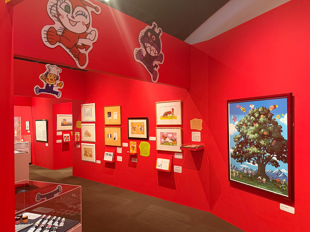 世田谷文学館「やなせたかし展 人生はよろこばせごっこ」会場より　5章「アンパンマンの誕生」