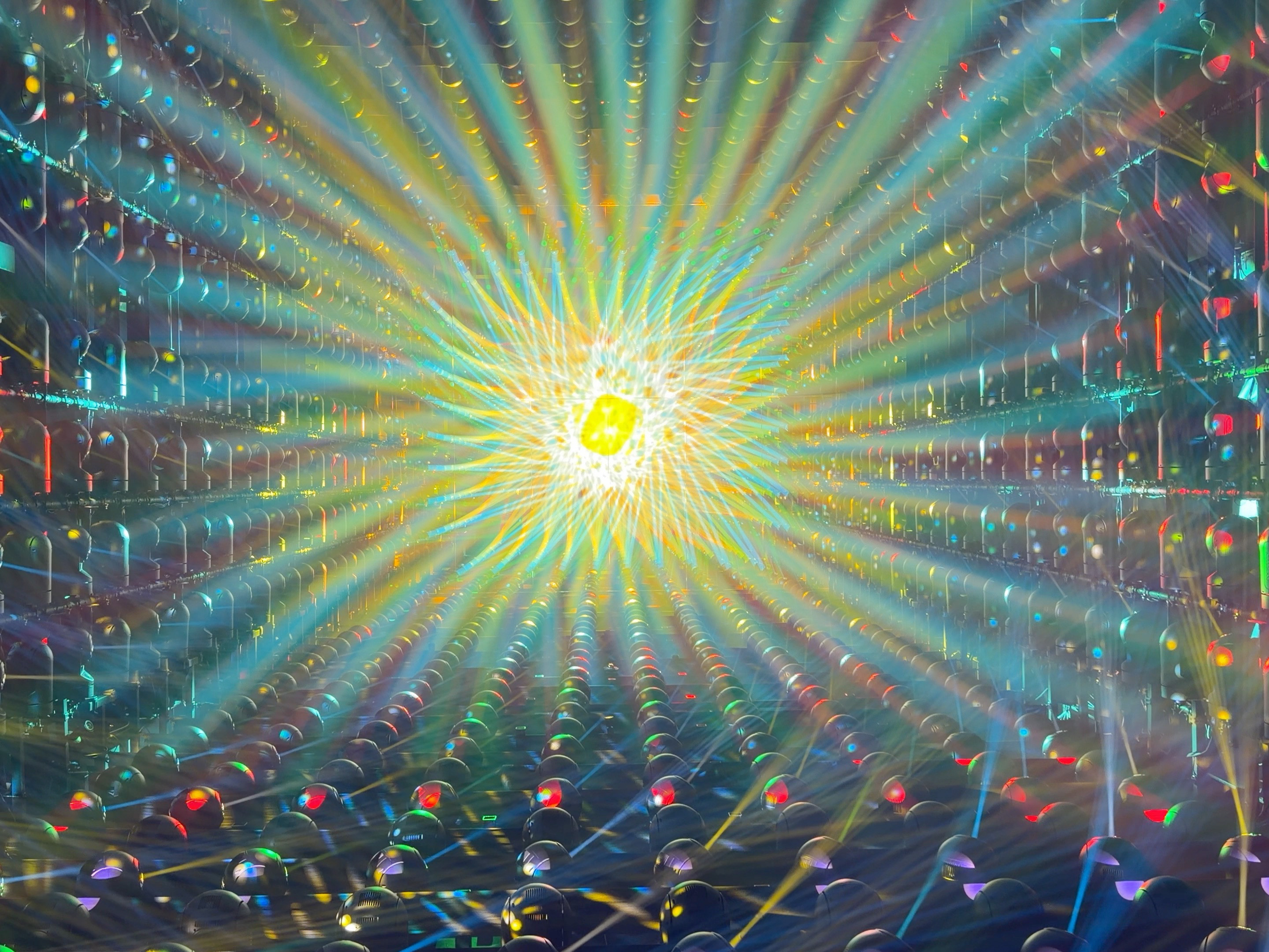 森ビル デジタルアート ミュージアム:エプソン チームラボボーダレス「Light Sculpture - Flow」