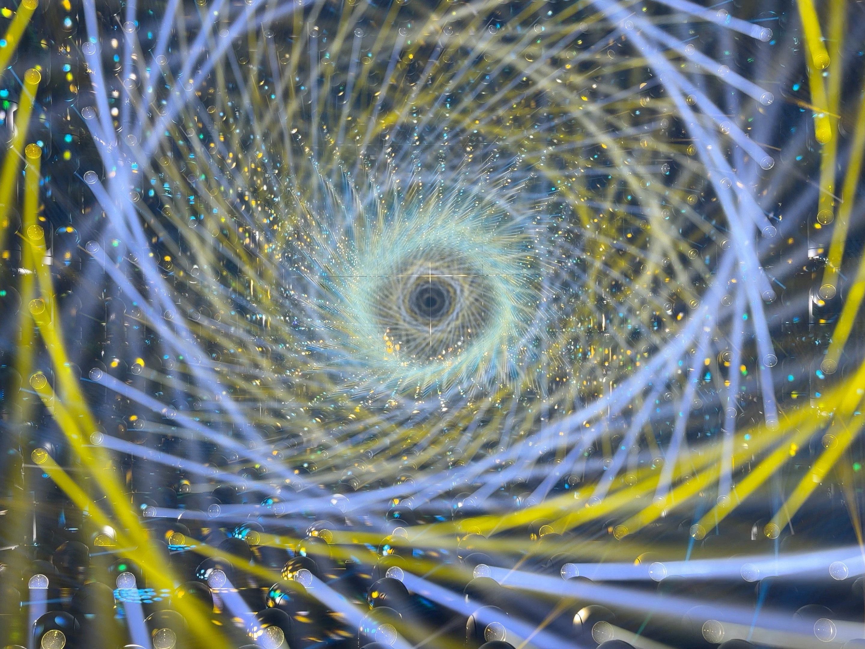 森ビル デジタルアート ミュージアム:エプソン チームラボボーダレス「Light Sculpture - Flow」
