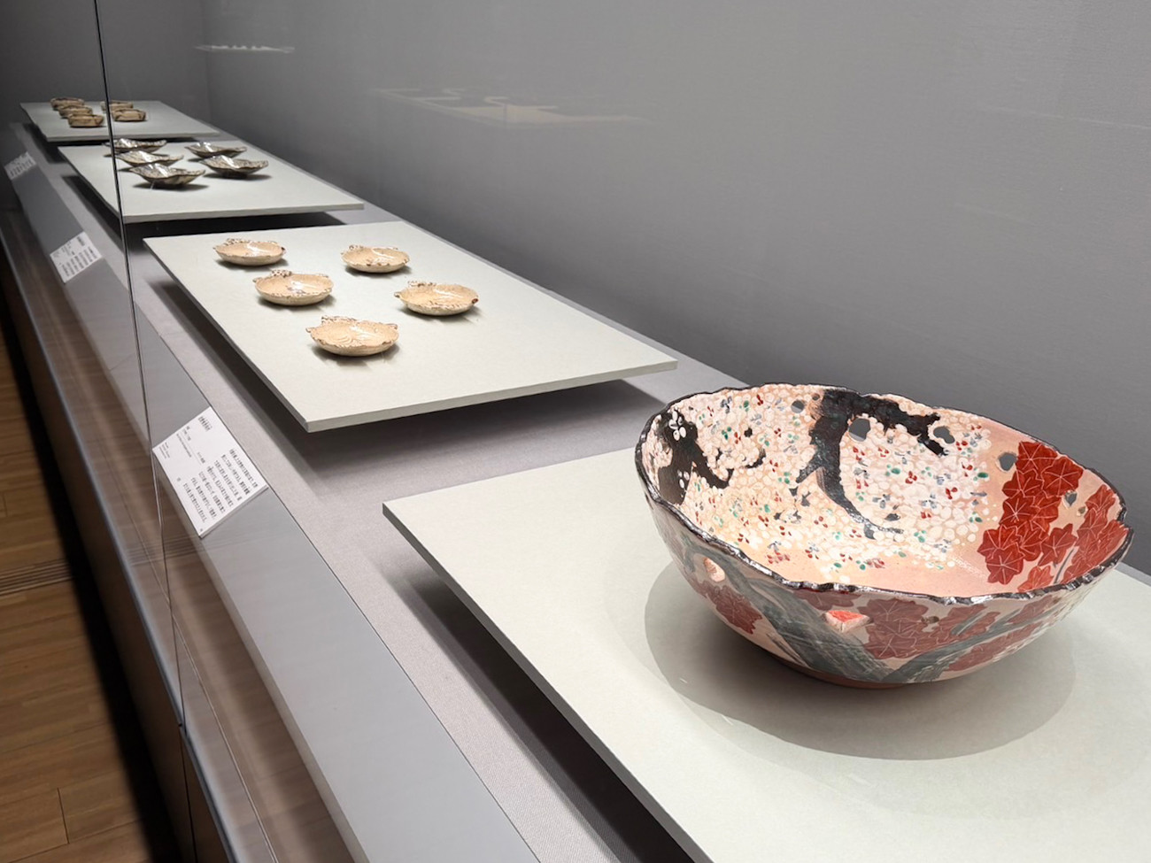 サントリー美術館「眼のごちそう　食器」会場
