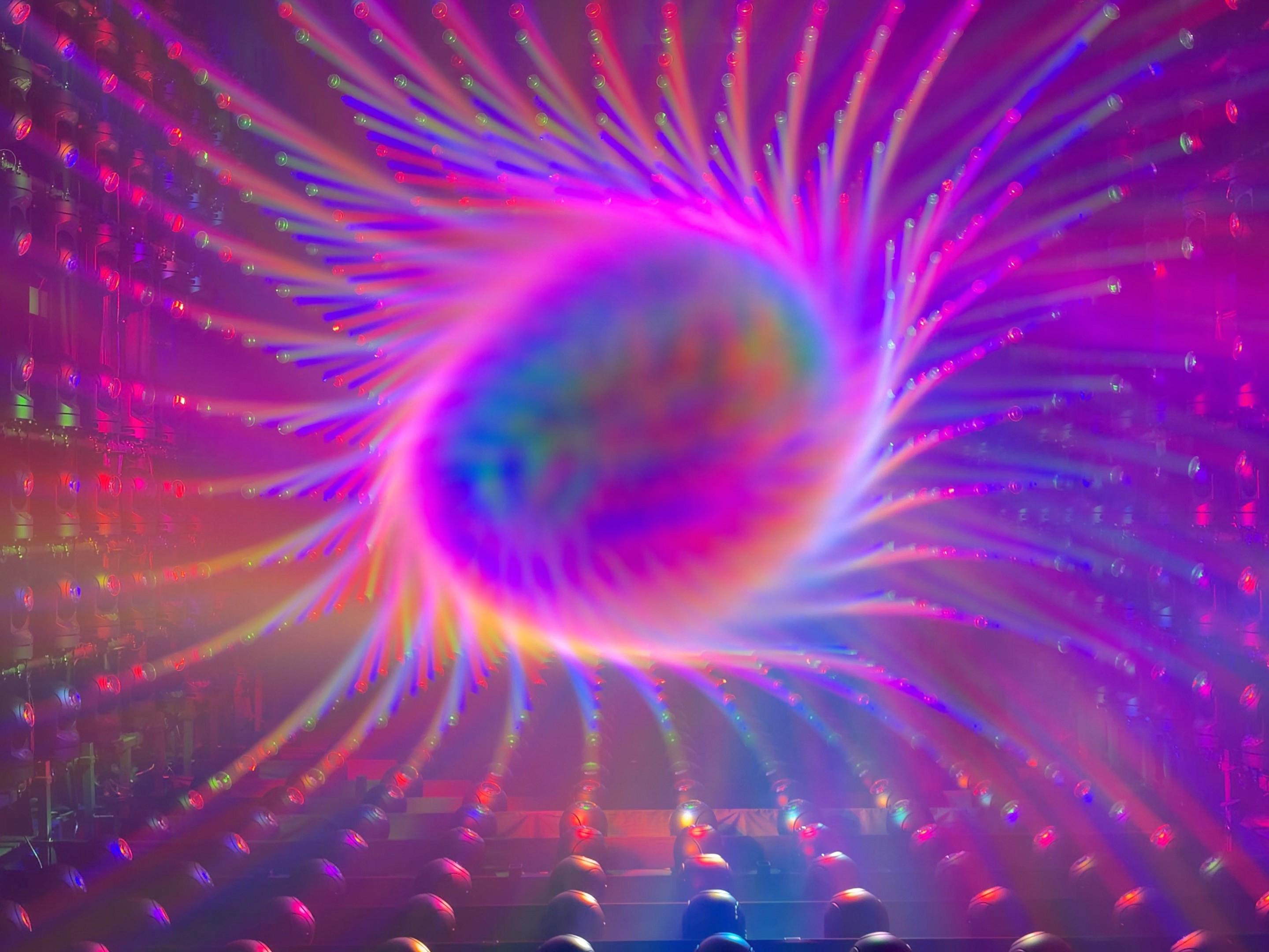 森ビル デジタルアート ミュージアム:エプソン チームラボボーダレス「Light Sculpture - Flow」