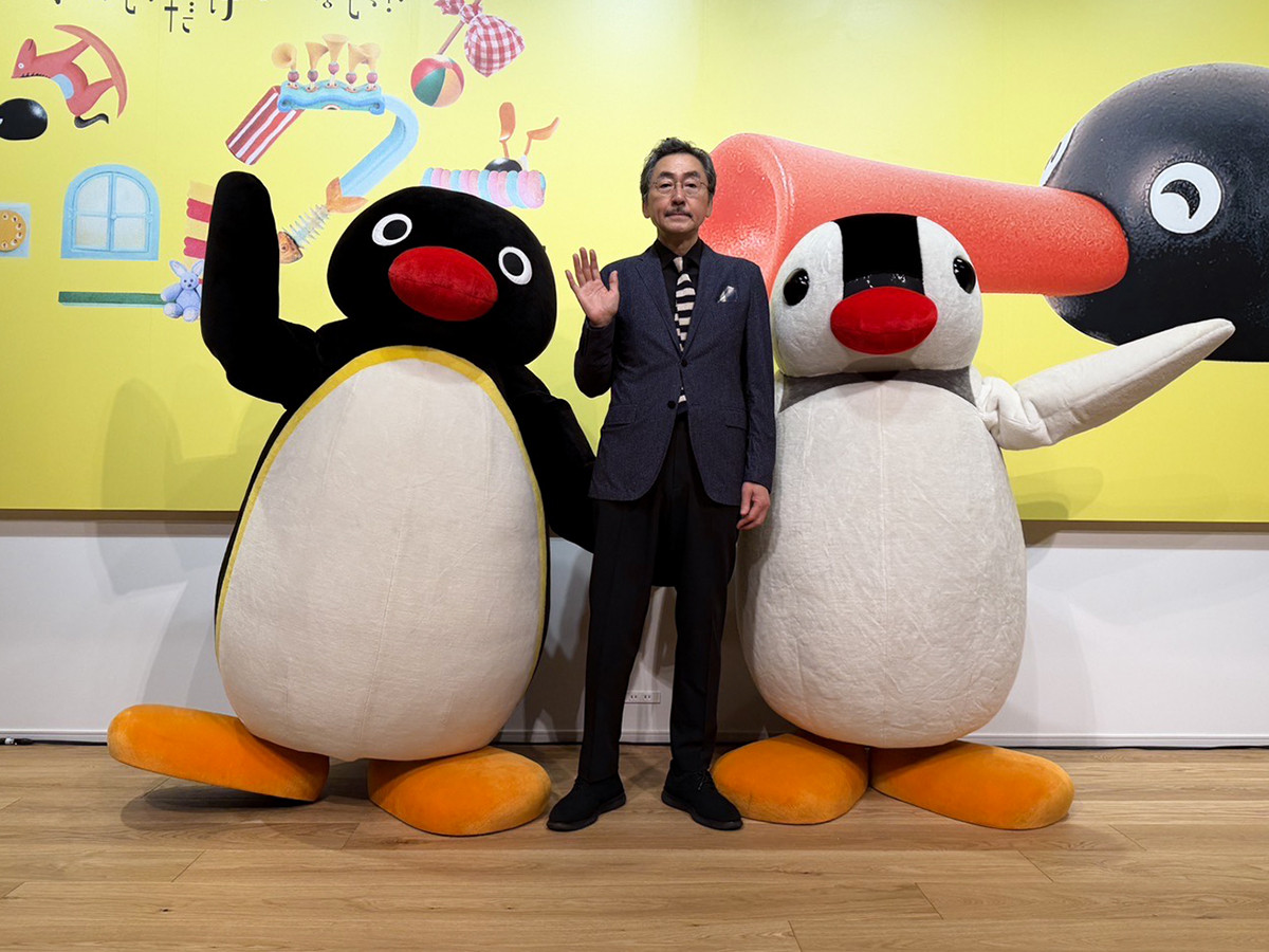 (左から)PINGU、中山三善(YURAKUCHO MUSEUM館長)、PINGA