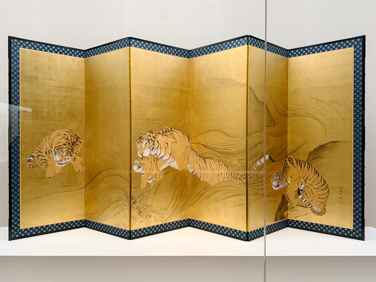 東京都美術館「大英博物館日本美術コレクション　百花繚乱」会場より　円山応挙《虎の子渡し図屏風》天明元〜2年（1781–1782）大英博物館
